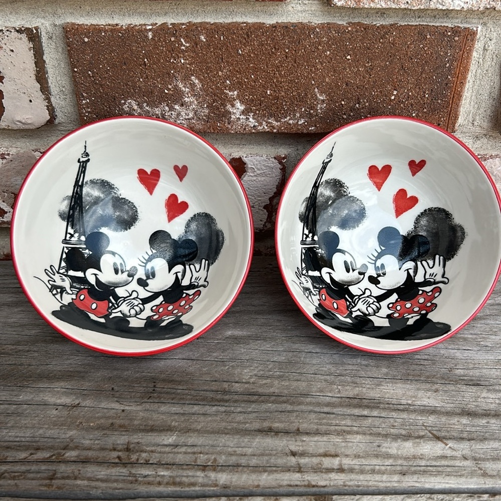 Two Mickey and Minnie Red and White Hearts Ceramic Bowl Great Condition